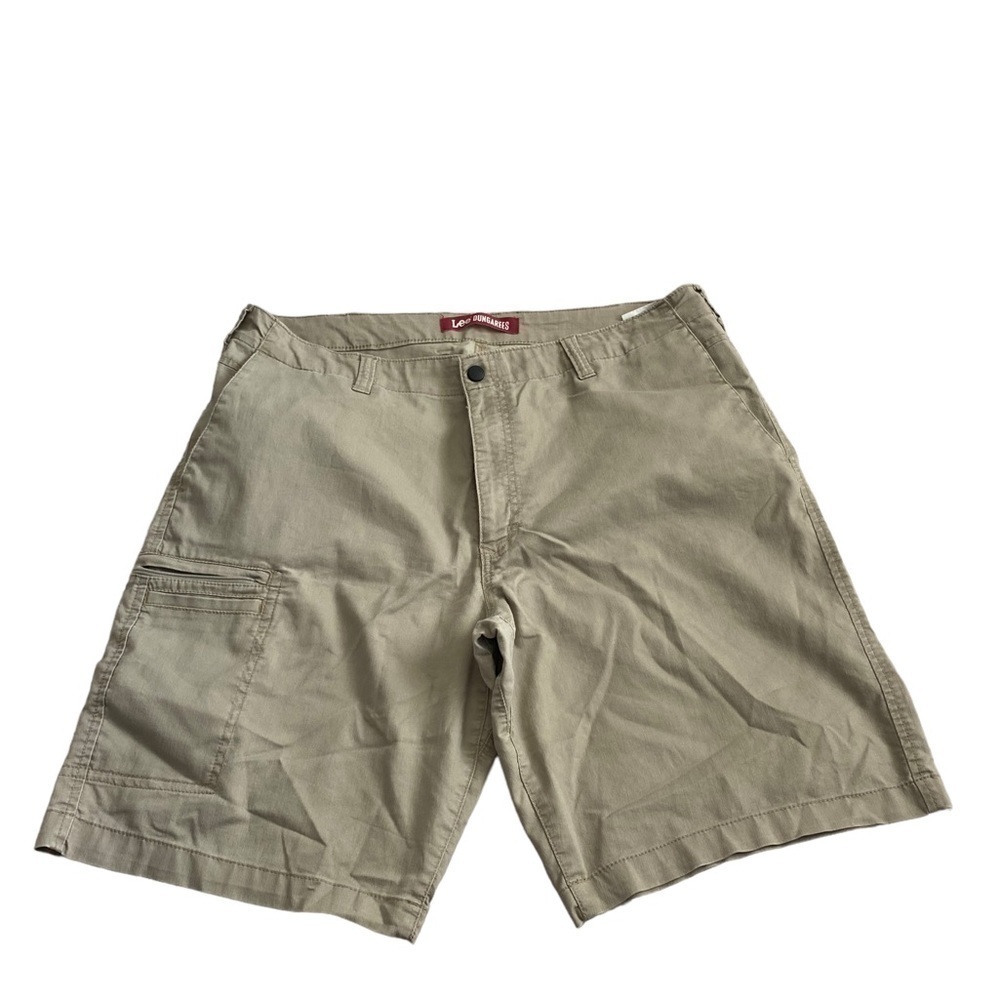 LEE Dungarees Men tan shorts size 38